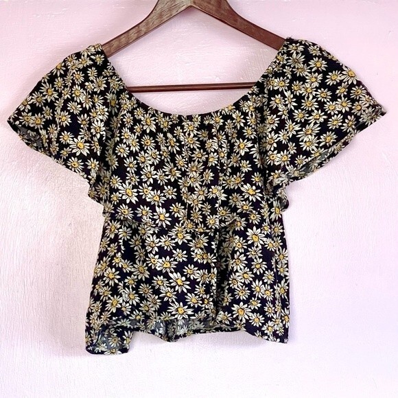 Forever 21 Women’s Dark Floral Crop Top Sz Small - Picture 1 of 3